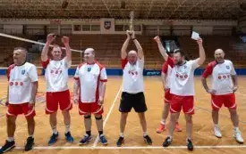 Mecz siatk&oacute;wki Urząd Miejski Brzeg Dolny - Policja