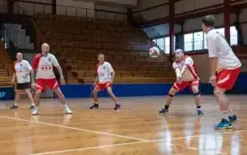 Mecz siatk&oacute;wki Urząd Miejski Brzeg Dolny - Policja