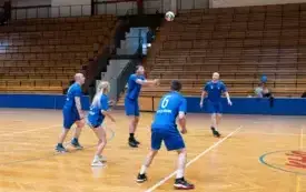 Mecz siatk&oacute;wki Urząd Miejski Brzeg Dolny - Policja