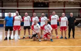 Mecz siatk&oacute;wki Urząd Miejski Brzeg Dolny - Policja