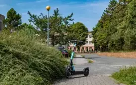 Zachowaj bezpieczeństwo na hulajnodze elektrycznej 3