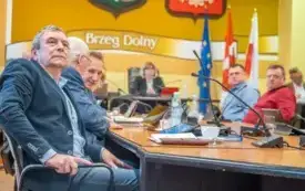 Sesja Rady Miejskiej w Brzegu Dolnym: podatki, opłaty za odpady i przyszłość przychodni PCM w Brzegu Dolnym