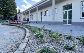 Pierwsze nasadzenia w okolicy Centrum Aktywnego Seniora 2