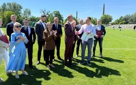 Rekordowe dofinansowanie dla Brzegu Dolnego. Przy hali MOSiR  powstanie pełnowymiarowe boisko z certyfikatem FIFA