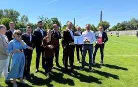 Rekordowe dofinansowanie dla Brzegu Dolnego. Przy hali MOSiR  powstanie pełnowymiarowe boisko z certyfikatem FIFA