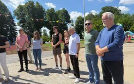 Oficjalny odbi&oacute;r boiska wielofunkcyjnego przy ZSP nr 2 w Brzegu Dolnym