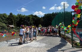 Oficjalny odbi&oacute;r boiska wielofunkcyjnego przy ZSP nr 2 w Brzegu Dolnym