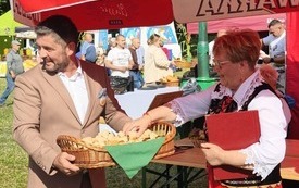 Dożynki Gminne w Żerk&oacute;wku. Święto plon&oacute;w i podziękowanie za rolniczy trud
