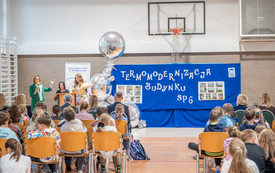 Zamiast młot&oacute;w &ndash; dziecięcy śmiech. Największa szkoła w gminie otworzyła nowy rozdział