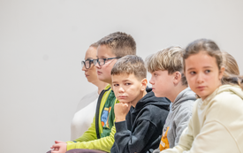 Zamiast młot&oacute;w &ndash; dziecięcy śmiech. Największa szkoła w gminie otworzyła nowy rozdział