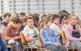 Zamiast młot&oacute;w &ndash; dziecięcy śmiech. Największa szkoła w gminie otworzyła nowy rozdział
