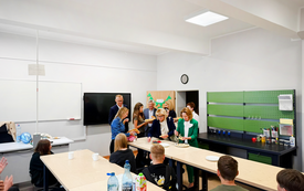 Zamiast młot&oacute;w &ndash; dziecięcy śmiech. Największa szkoła w gminie otworzyła nowy rozdział