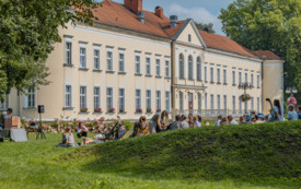 Spektakl &bdquo;Walizki z R&oacute;żnych Stron Świata&rdquo; 10