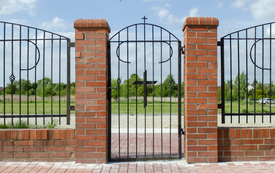 Nowe wejście na cmentarz od ul. Puka