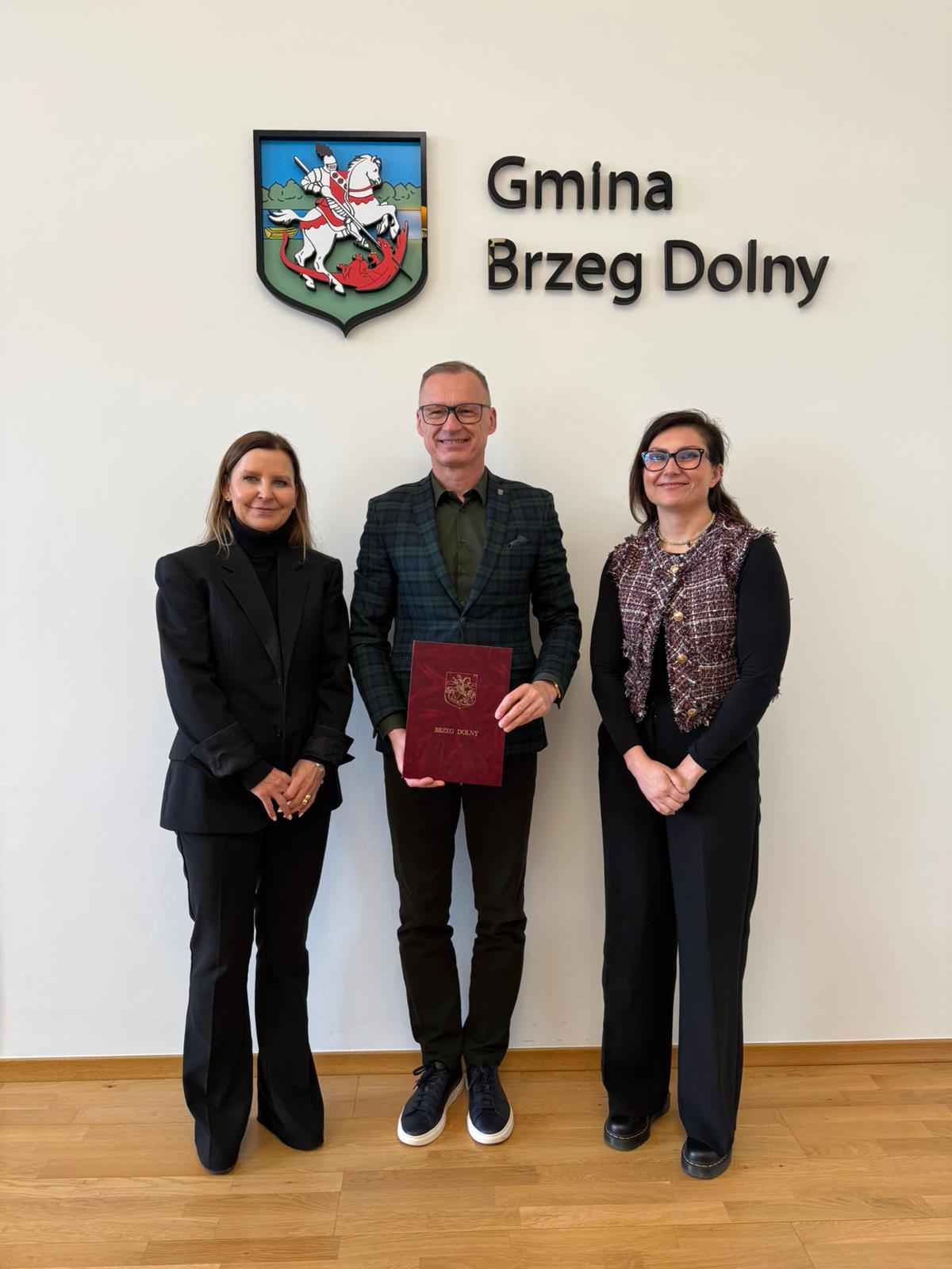 Całoroczne utrzymanie dr&oacute;g gminnych: Gmina Brzeg Dolny podpisała umowę na&nbsp;2026 rok