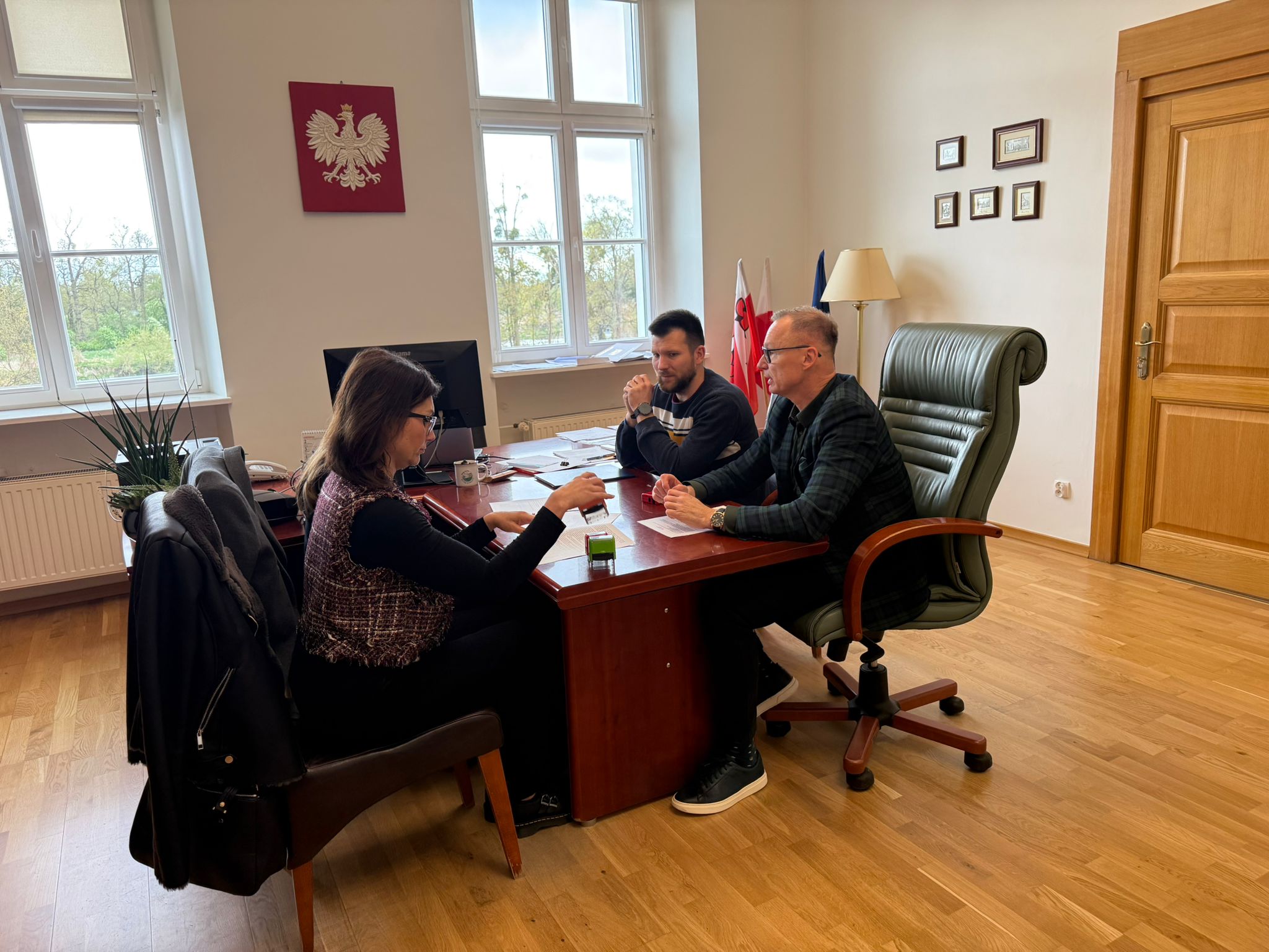 Całoroczne utrzymanie dr&oacute;g gminnych: Gmina Brzeg Dolny podpisała umowę na&nbsp;2026 rok