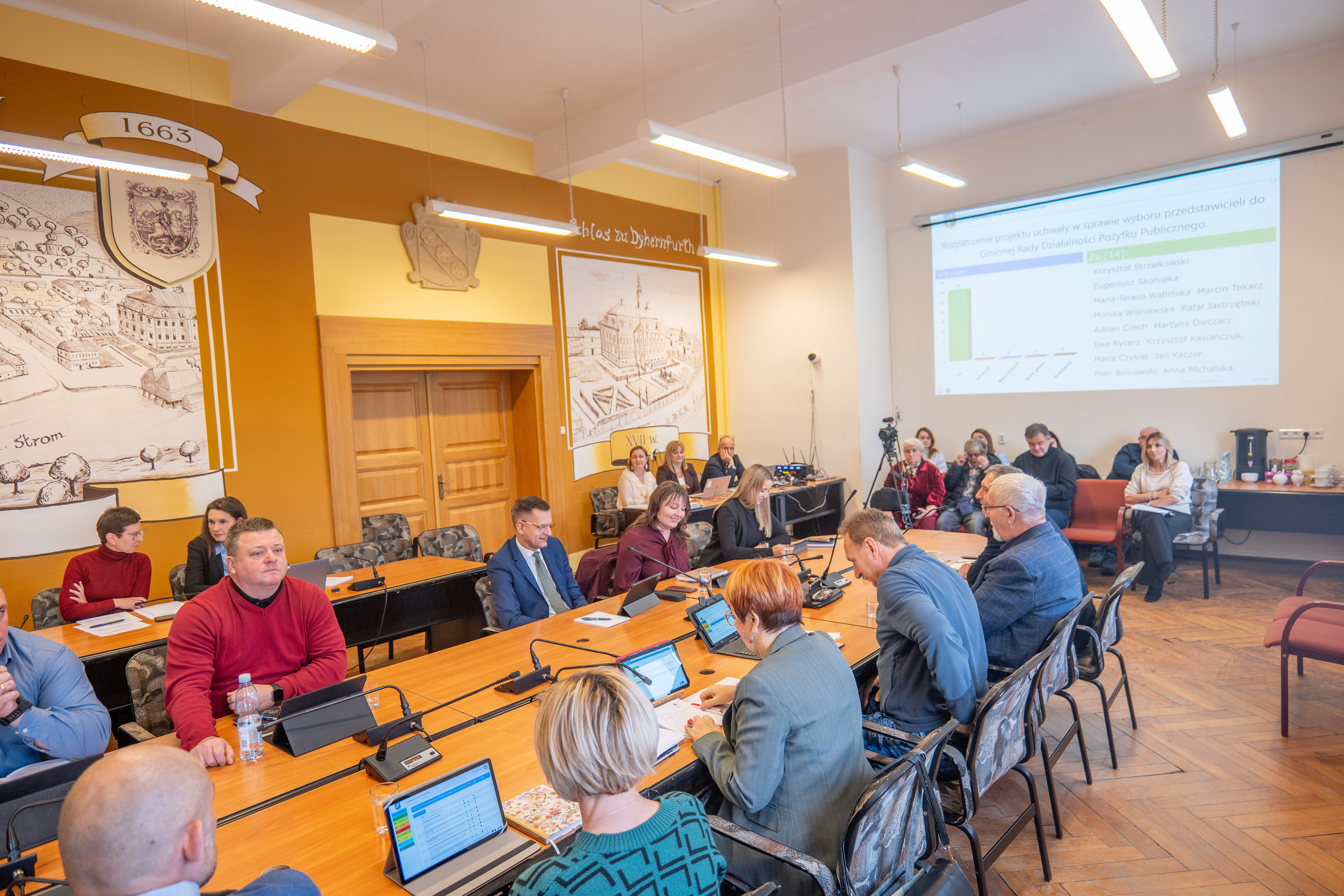 Sesja Rady Miejskiej w&nbsp;Brzegu Dolnym: podatki, opłaty za odpady i&nbsp;przyszłość przychodni PCM w&nbsp;Brzegu Dolnym