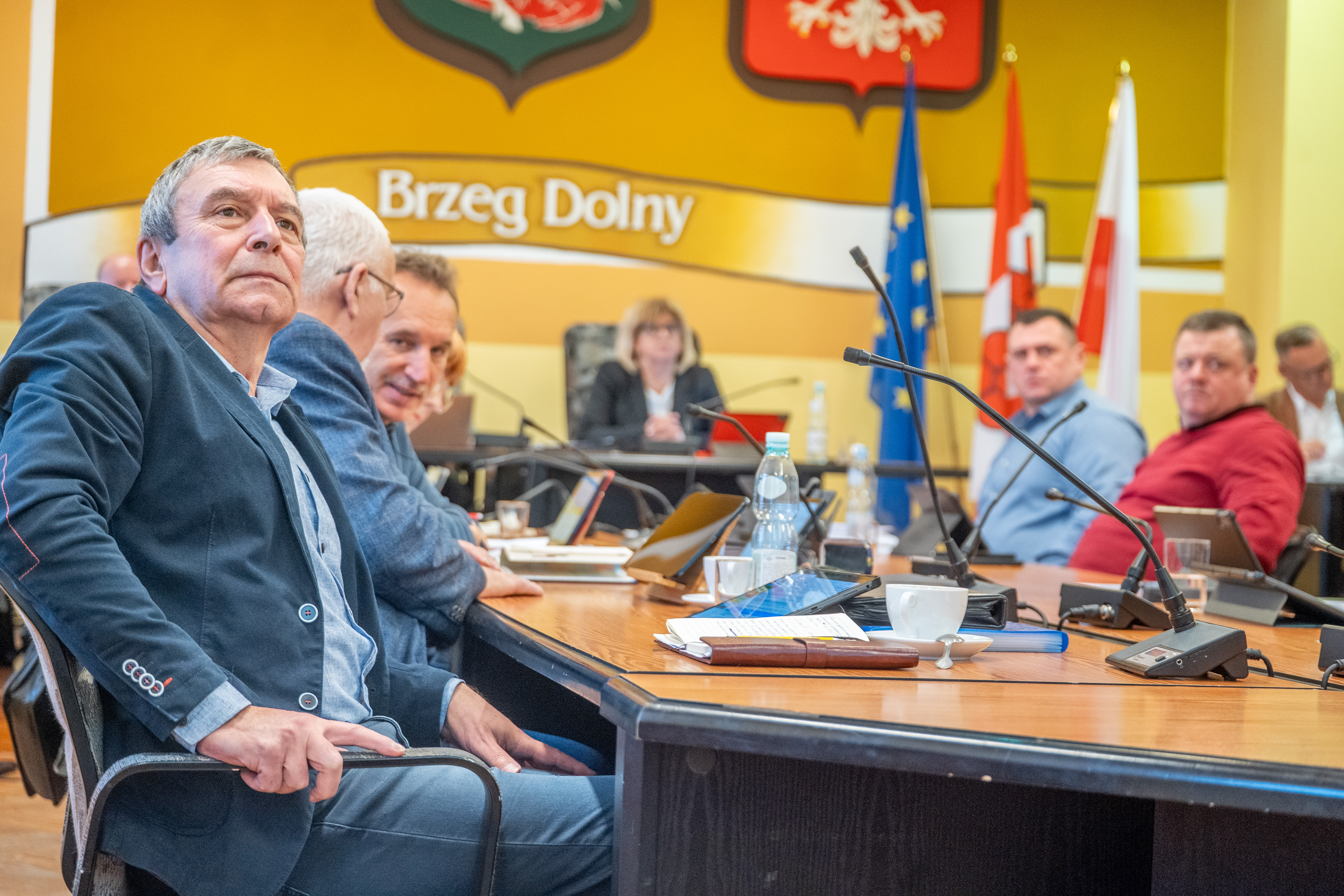 Sesja Rady Miejskiej w&nbsp;Brzegu Dolnym: podatki, opłaty za odpady i&nbsp;przyszłość przychodni PCM w&nbsp;Brzegu Dolnym