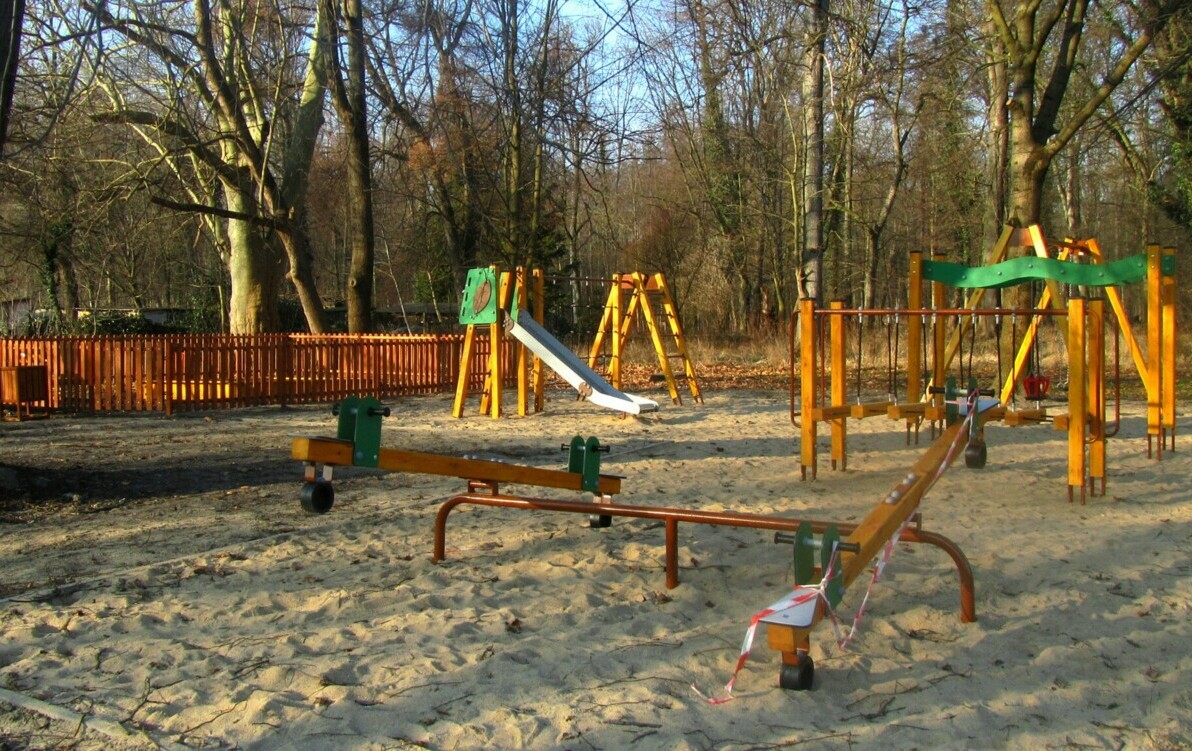 Zdjęcie do Nadodrzański plac zabaw w Brzegu Dolnym