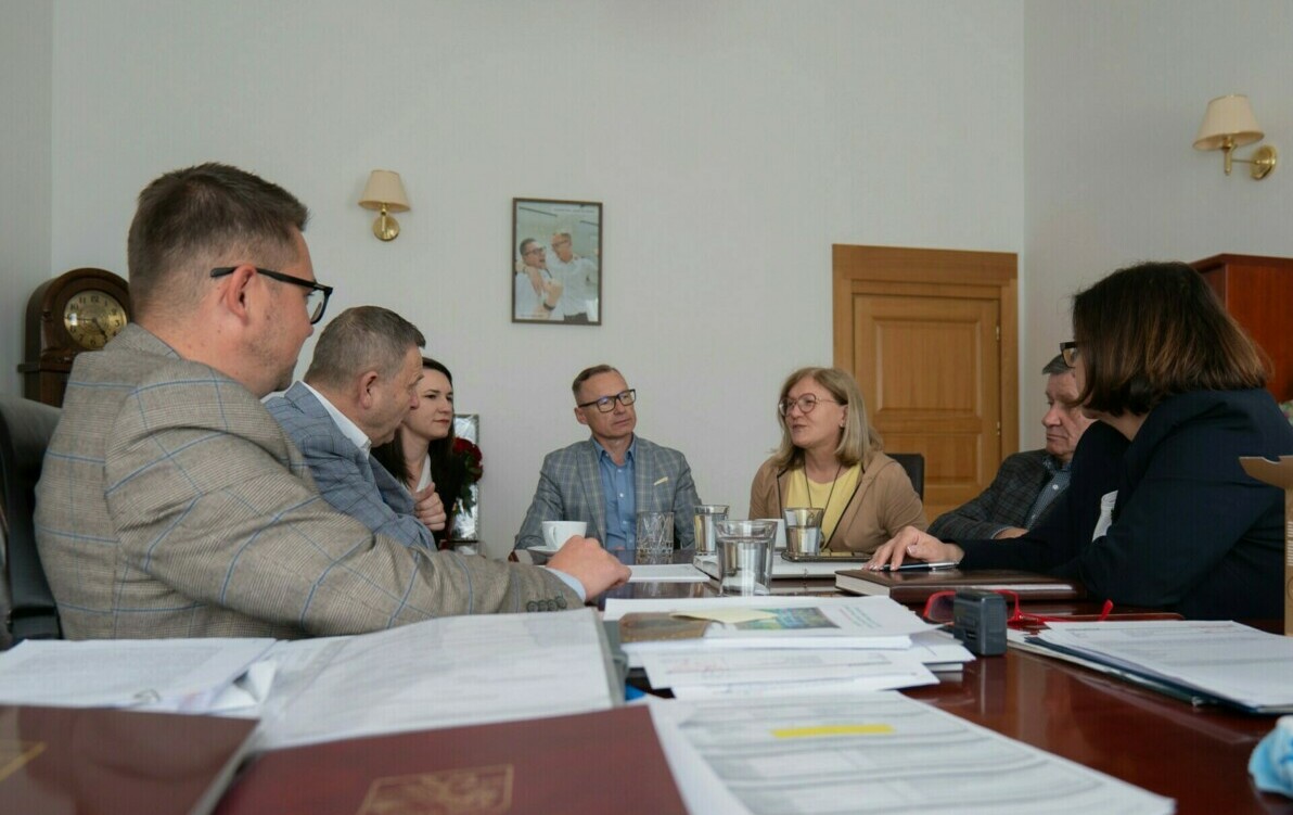 Zdjęcie do Rozpoczęto rozmowy z PKP
