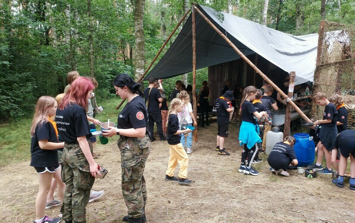 Zdjęcie do Ob&oacute;z harcerski pod namiotami
