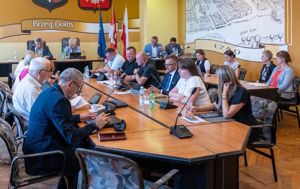 Zdjęcie do Nowy radny złożył ślubowanie. Relacja z 4. sesji rady miejskiej 