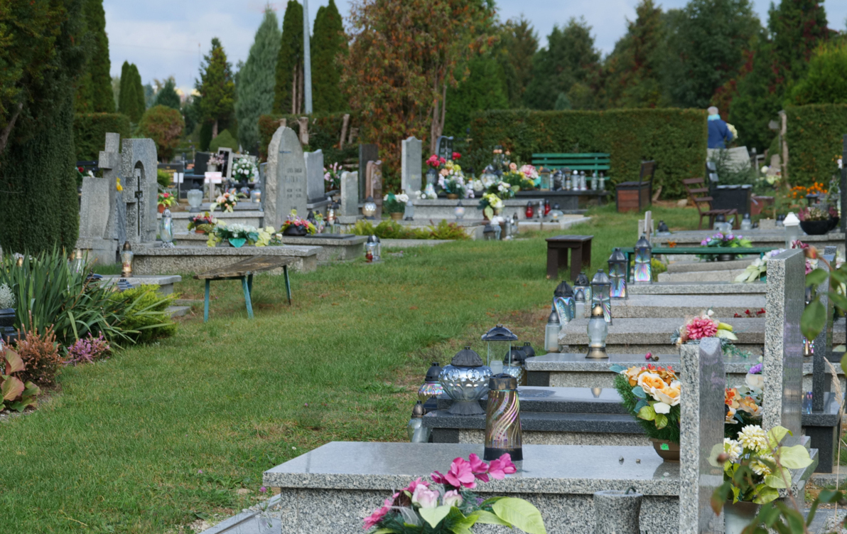 Zdjęcie do Zarządca Cmentarza przypomina o opłatach za groby
