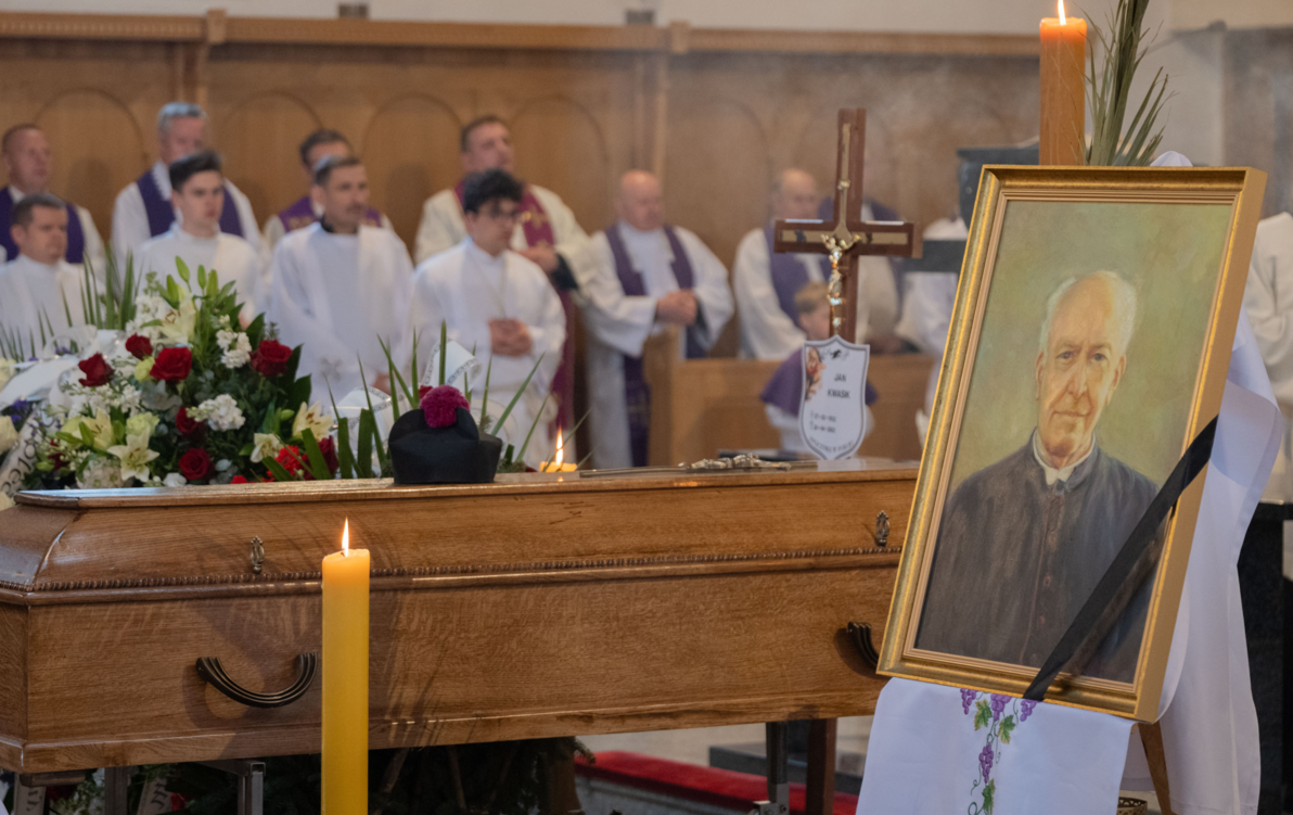 Zdjęcie do Ostatnie pożegnanie Księdza Prałata Jana Kwasika
