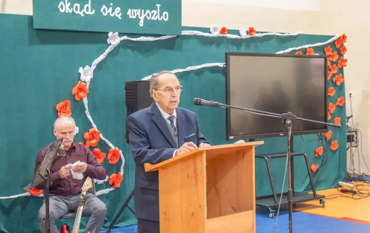 Zdjęcie do Jubileusz z okazji 80-lecia Szkoły Podstawowej nr 1 w Brzegu Dolnym