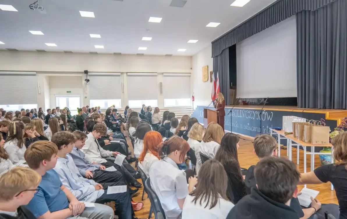 Zdjęcie do Odbyła się XXXIII Biesiada Ossolińczyk&oacute;w. Mottem tegorocznej uroczystości było hasło: "Inteligencja a sztuczna inteligencja"