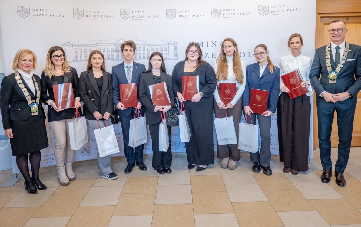 Zdjęcie do XXIII Sesja Rady Miejskiej &ndash; wręczenie stypendi&oacute;w naukowych