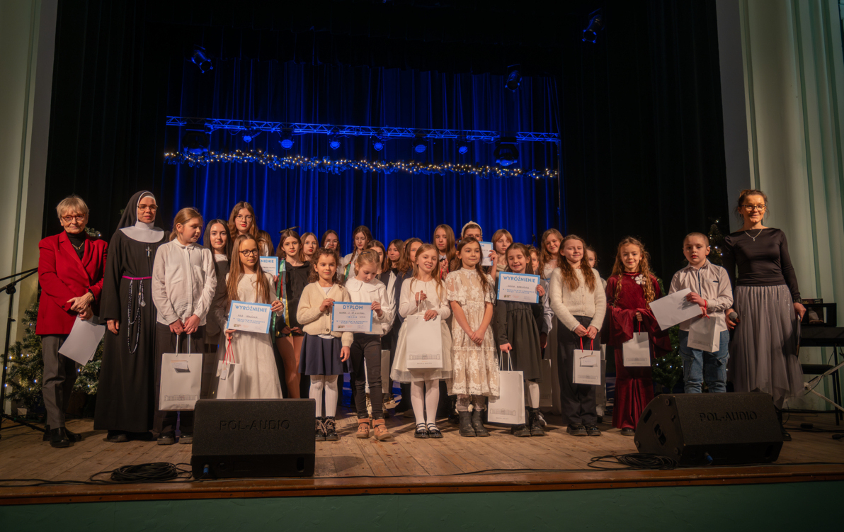 Zdjęcie do I Powiatowy Konkurs Kolęd i Pastorałek w Brzegu Dolnym
