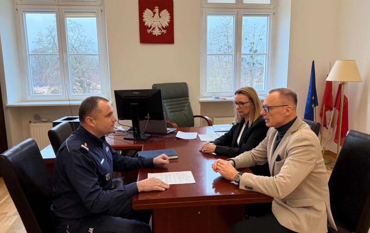 Zdjęcie do Spotkanie Burmistrza Brzegu Dolnego z nowym Komendantem Powiatowym Policji w Wołowie