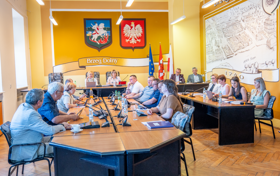 Zdjęcie do 25 maja odbyła się XXVIII Sesja Rady Miejskiej w Brzegu Dolnym