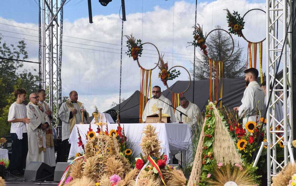 Zdjęcie do Dożynki Gminne w Żerk&oacute;wku. Święto plon&oacute;w i podziękowanie za rolniczy trud