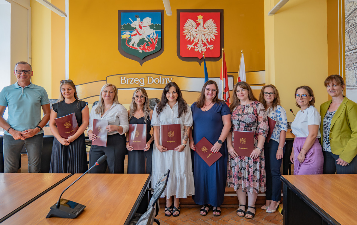 Zdjęcie do Ślubowali rzetelnie pełnić powinność wychowawcy i opiekuna młodzieży