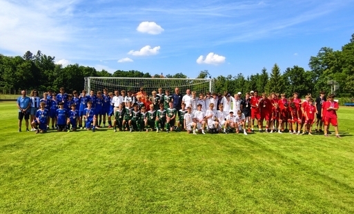 Zdjęcie do Osiem drużyn na Stadionie Miejskim - rozegrano Turniej o Puchar Burmistrza